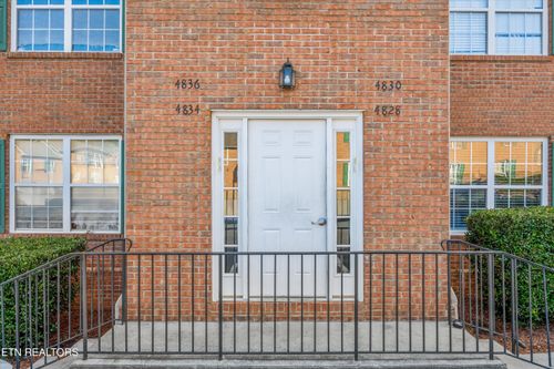 4828 Poplar Crest Way, Knoxville, TN, 37918-1699 | Card Image