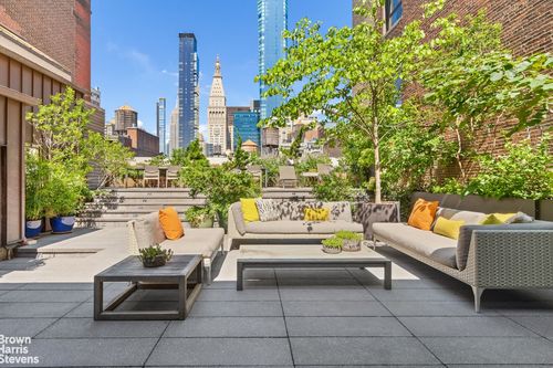 ph-40 E 19th St, New York, NY, 10003-1303 | Card Image