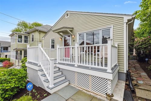 49 12th St, Providence, RI, 02906-2924 | Card Image