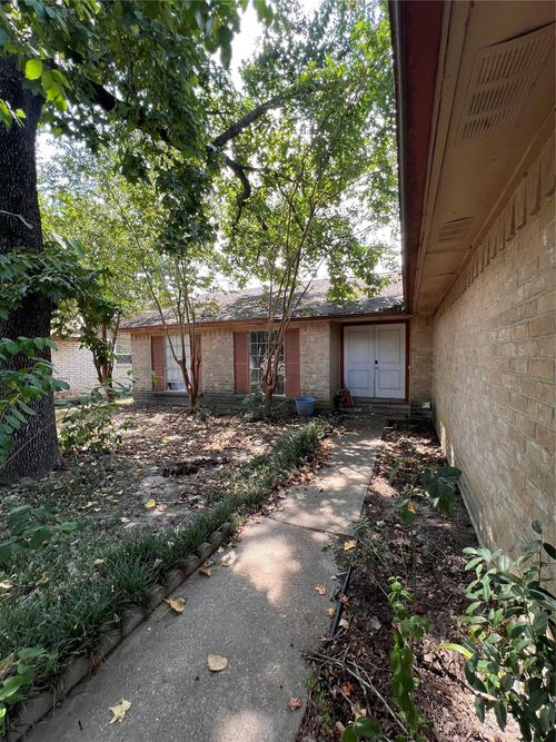 5222 Moonshadows Dr, Humble, TX, 77346-1827 | Card Image