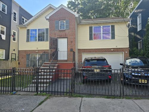 43 Brookdale Ave, Newark, NJ, 07106-1813 | Card Image