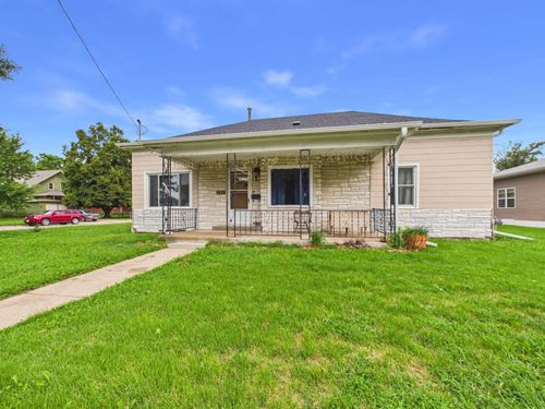 206 E 1st St, Minden, NE, 68959-1610 | Card Image