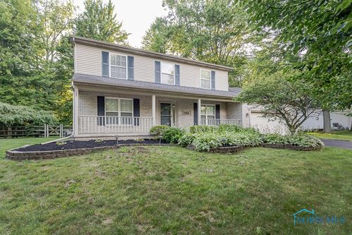 820 Weatherstone Rd, Holland, OH, 43528-7971 | Card Image