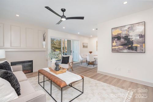 b-7802 Renaissance Ct, Charlotte, NC, 28226-3932 | Card Image