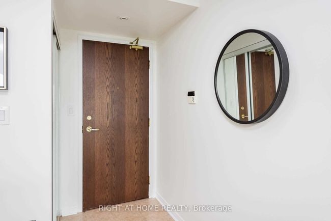 1106 - 4850 Glen Erin Dr, Condo with 1 bedrooms, 1 bathrooms and 1 parking in Mississauga ON | Image 6