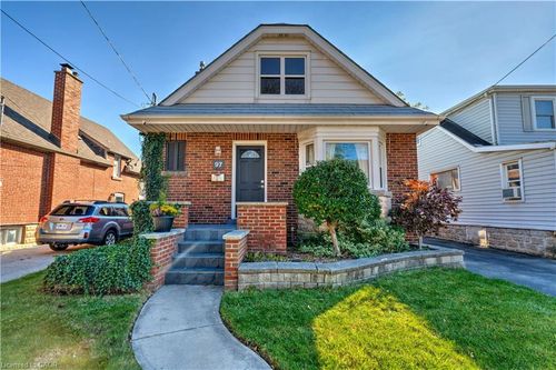 97 Knyvet Ave, Hamilton, ON, L9A3J6 | Card Image