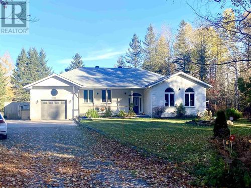 220 Case Rd, Sault Ste. Marie, ON, P6A6J8 | Card Image