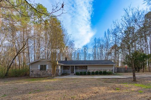 136 Cochran Dr Ne, Dalton, GA, 30721-8457 | Card Image