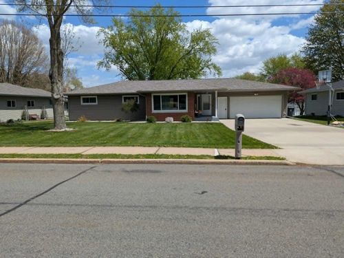 1909 S Palmetto Ave, Marshfield, WI, 54449-5042 | Card Image
