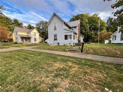 View of front of property with a front yard | Image 2