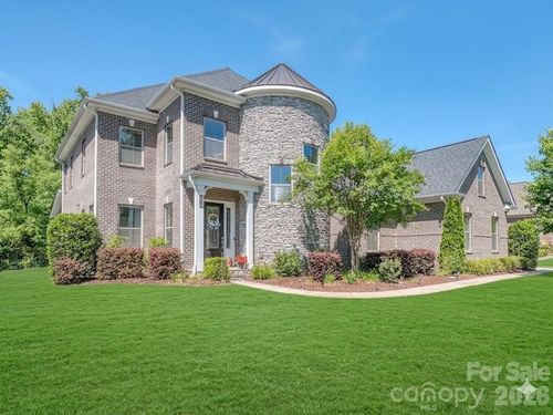 121 Enclave Blvd, Matthews, NC, 28104-0035 | Card Image