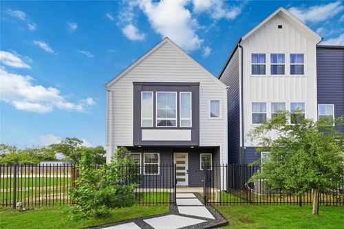 8320 Springwood Canyon Ln, Houston, TX, 77055-2161 | Card Image