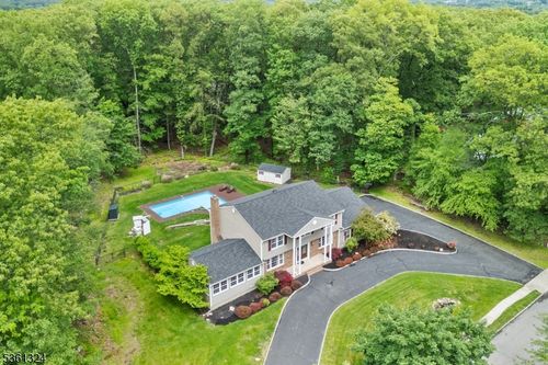 7 Hennion Dr, Parsippany, NJ, 07054-1717 | Card Image