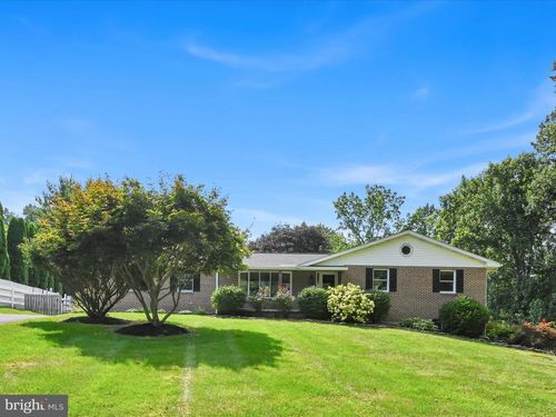 14028 Clark Rd, Stewartstown, PA, 17363-8554 | Card Image