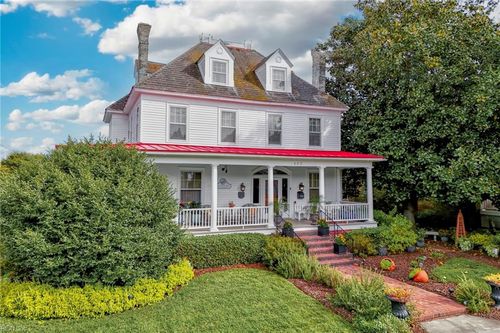 403 Tazewell Ave, Cape Charles, VA, 23310-3217 | Card Image