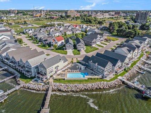 22-686 Terrace Point Dr, Muskegon, MI, 49440-1117 | Card Image