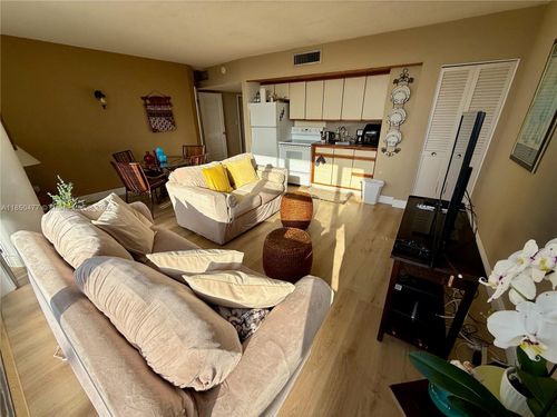 apt-713-900 Bay Dr, Miami Beach, FL, 33141-5632 | Card Image