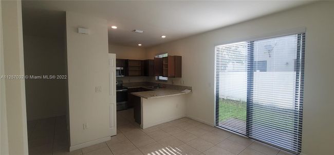 9339 - 9339 W 34 Th Ct, Townhouse with 3 bedrooms, 3 bathrooms and null parking in Hialeah FL | Image 5