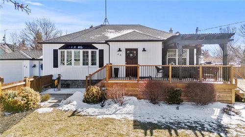 48 Windsor Rd, St. Catharines, ON, L2N3A4 | Card Image