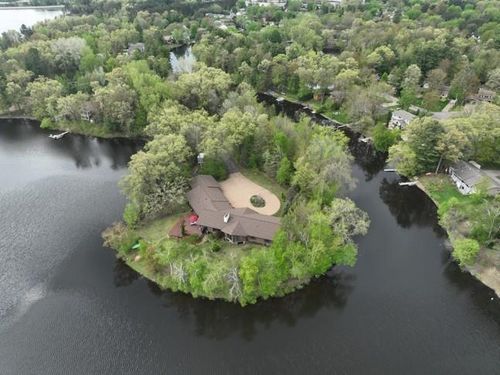 3325 Della St, Stevens Point, WI, 54481-5426 | Card Image