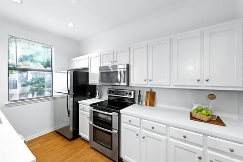 apt-15-611 E 45th St, Austin, TX, 78751-3229 | Card Image