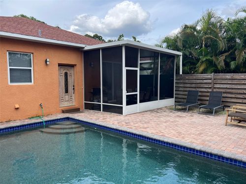 2043 Roselawn St, SARASOTA, FL, 34231-4529 | Card Image