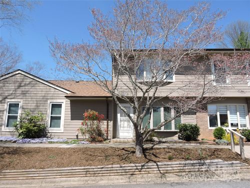 37 Elderberry Ln, Asheville, NC, 28805-3302 | Card Image
