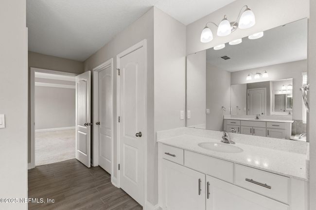 Primary Bathroom | Image 34