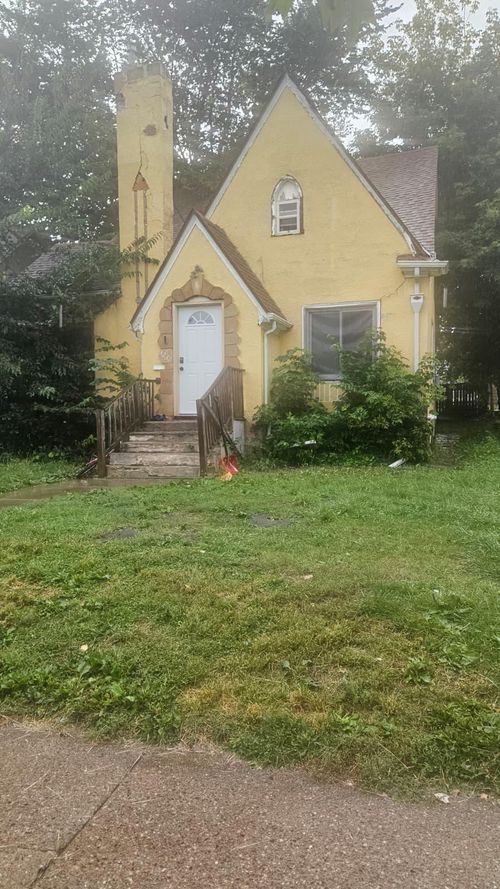 3231 James Ave N, Minneapolis, MN, 55412-2441 | Card Image