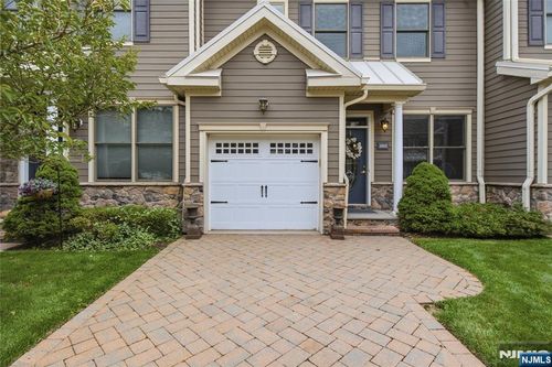 1005 Whitney Ln, Allendale, NJ, 07401-1763 | Card Image