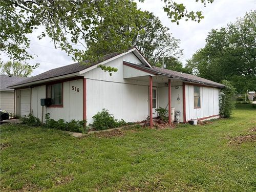 516 Charlotte Ave, Independence, KS, 67301-4426 | Card Image
