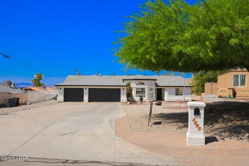 3257 Thunderbird Dr, Lake Havasu City, AZ, 86406-6206 | Card Image