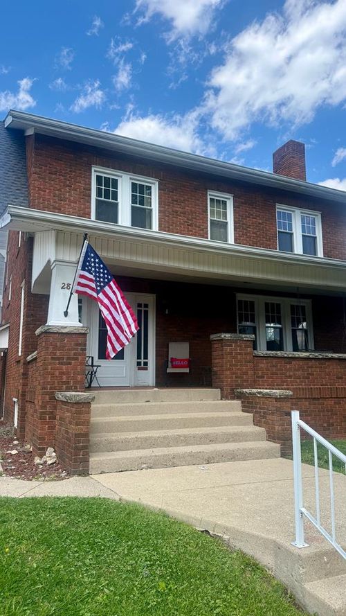 28 W Oak St, Jackson, OH, 45640-1546 | Card Image