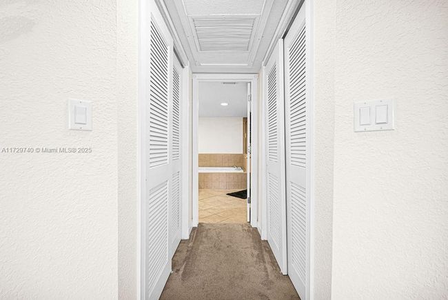APT-703 - 1501 E Broward Blvd, Condo with 3 bedrooms, 2 bathrooms and null parking in Fort Lauderdale FL | Image 12