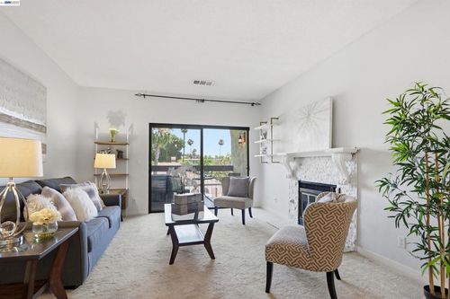 315-39821 Cedar Blvd, Newark, CA, 94560-5344 | Card Image