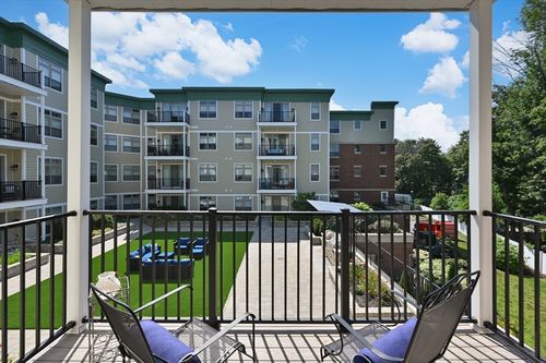 apt-305-69 Foundry St, Wakefield, MA, 01880-3262 | Card Image