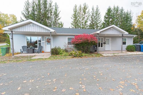 157 North Ave, New Glasgow, NS, B2H2E2 | Card Image