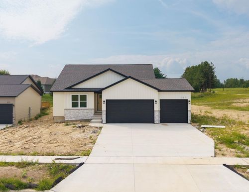 221 Riverbend Rd, Waverly, IA, 50677-4410 | Card Image