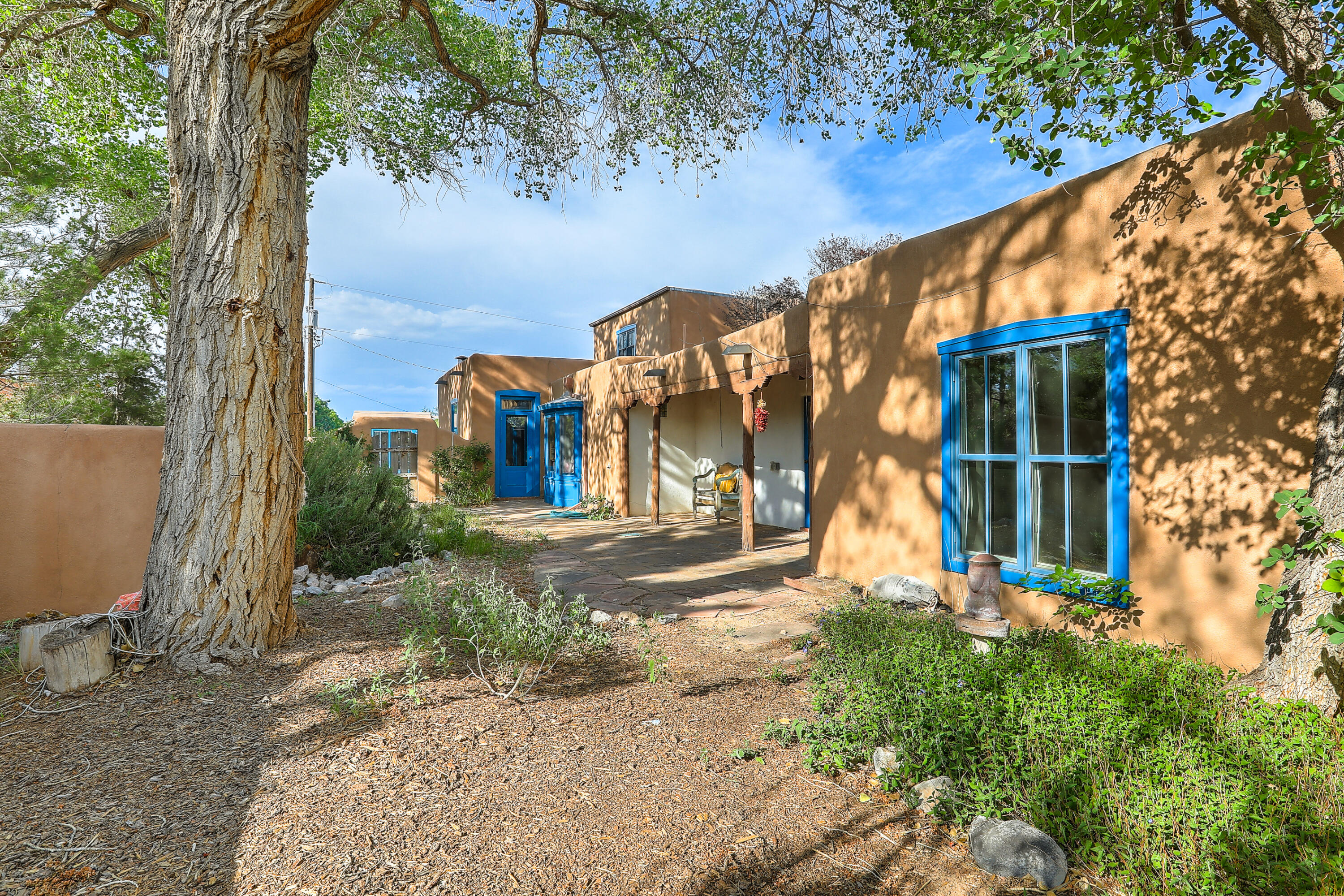 Camino Arco Iris , Corrales, NM 87048