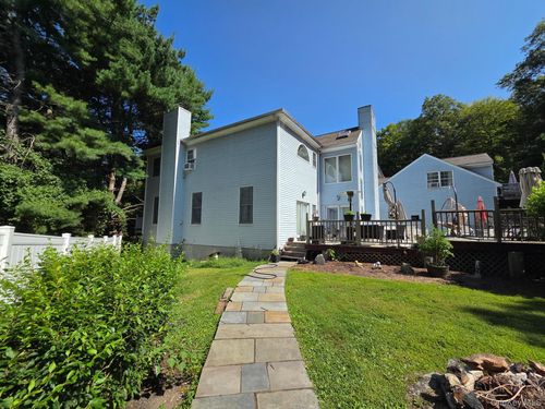 6 Van Rensselaer Rd, Katonah, NY, 10536-3201 | Card Image