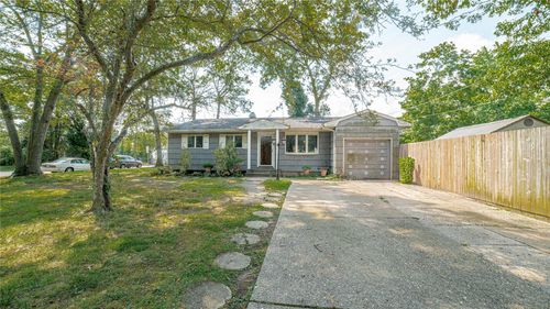 1120 Spur Dr S, Bay Shore, NY, 11706-4713 | Card Image