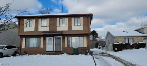 19113 Watercrest Ave, Maple Heights, OH, 44137-3152 | Card Image