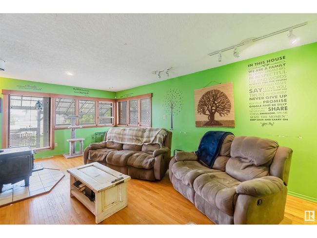 6513 53 Ave, House other with 4 bedrooms, 2 bathrooms and null parking in Redwater AB | Image 6