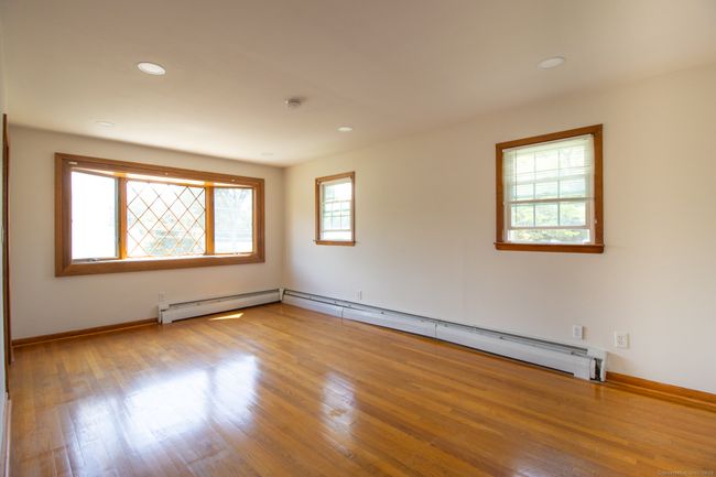 107 Travis Dr, House other with 3 bedrooms, 1 bathrooms and null parking in Bridgeport CT | Image 5