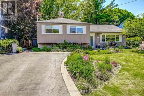 556 Trafford Crescent, Oakville (WO West), ON, L6L3T3 | Card Image