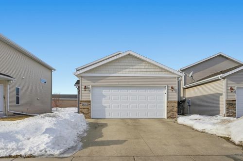4003 9th St S, Moorhead, MN, 56560-7471 | Card Image