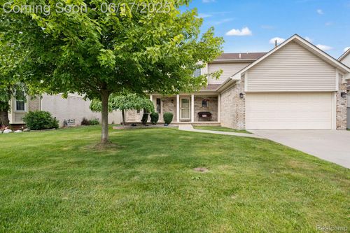 24462 Christian Dr, Brownstown Twp, MI, 48134-9112 | Card Image