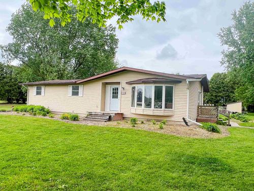 1106 Main Street, Elgin, IA, 52141 | Card Image