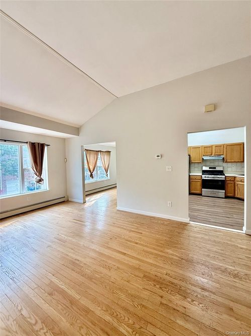 2-995 Jennings St, Bronx, NY, 10460-6011 | Card Image