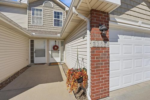 13684 Oak Valley Dr, Platte City, MO, 64079-7828 | Card Image